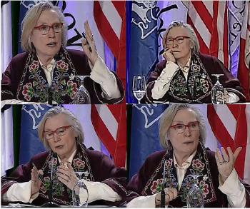 Minister Carolyn Bennett